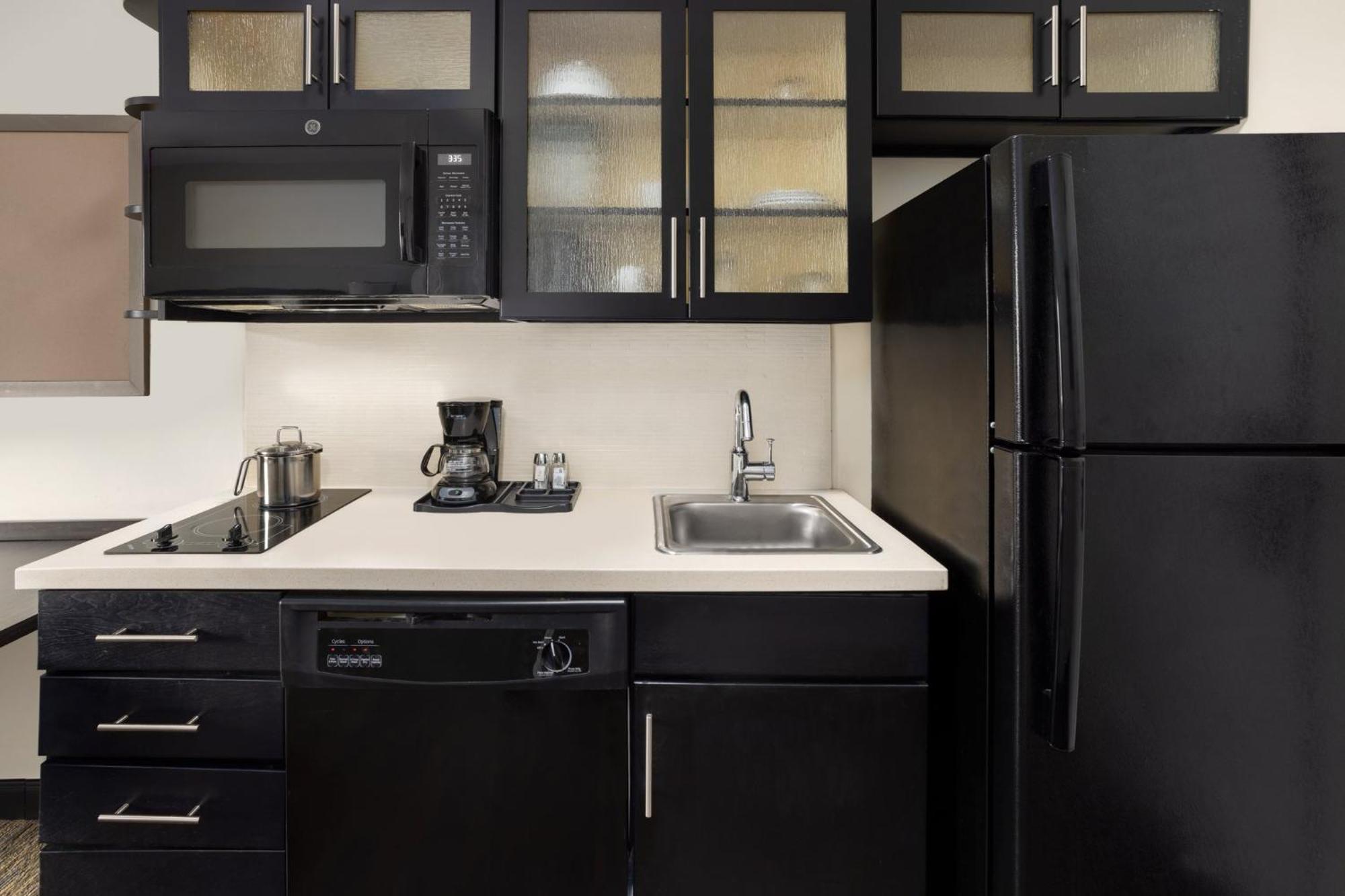 Candlewood Philadelphia - Airport Area By Ihg Hotel