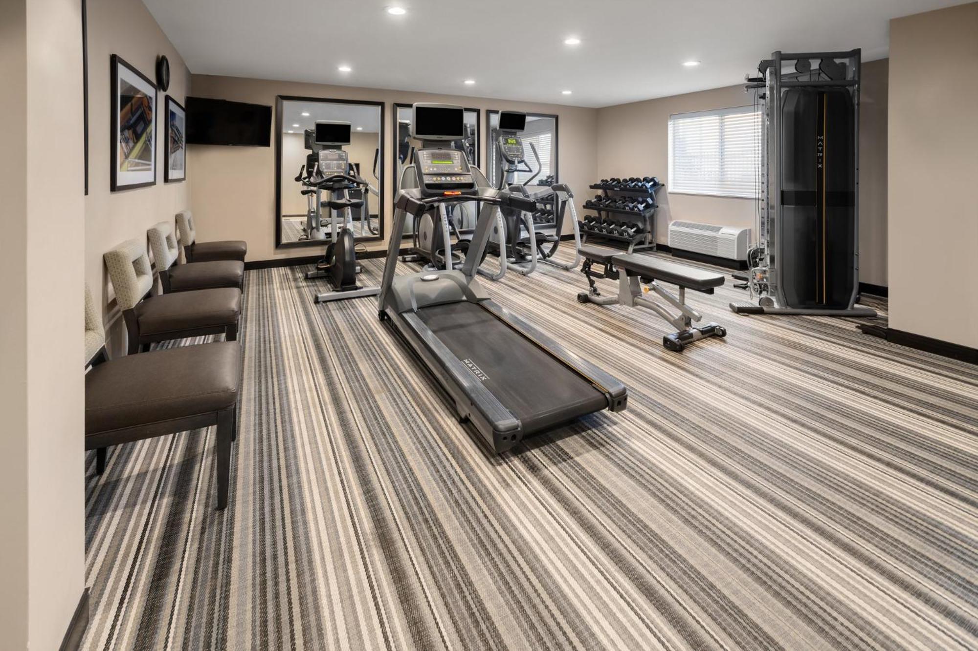 Candlewood Philadelphia - Airport Area By Ihg Hotel